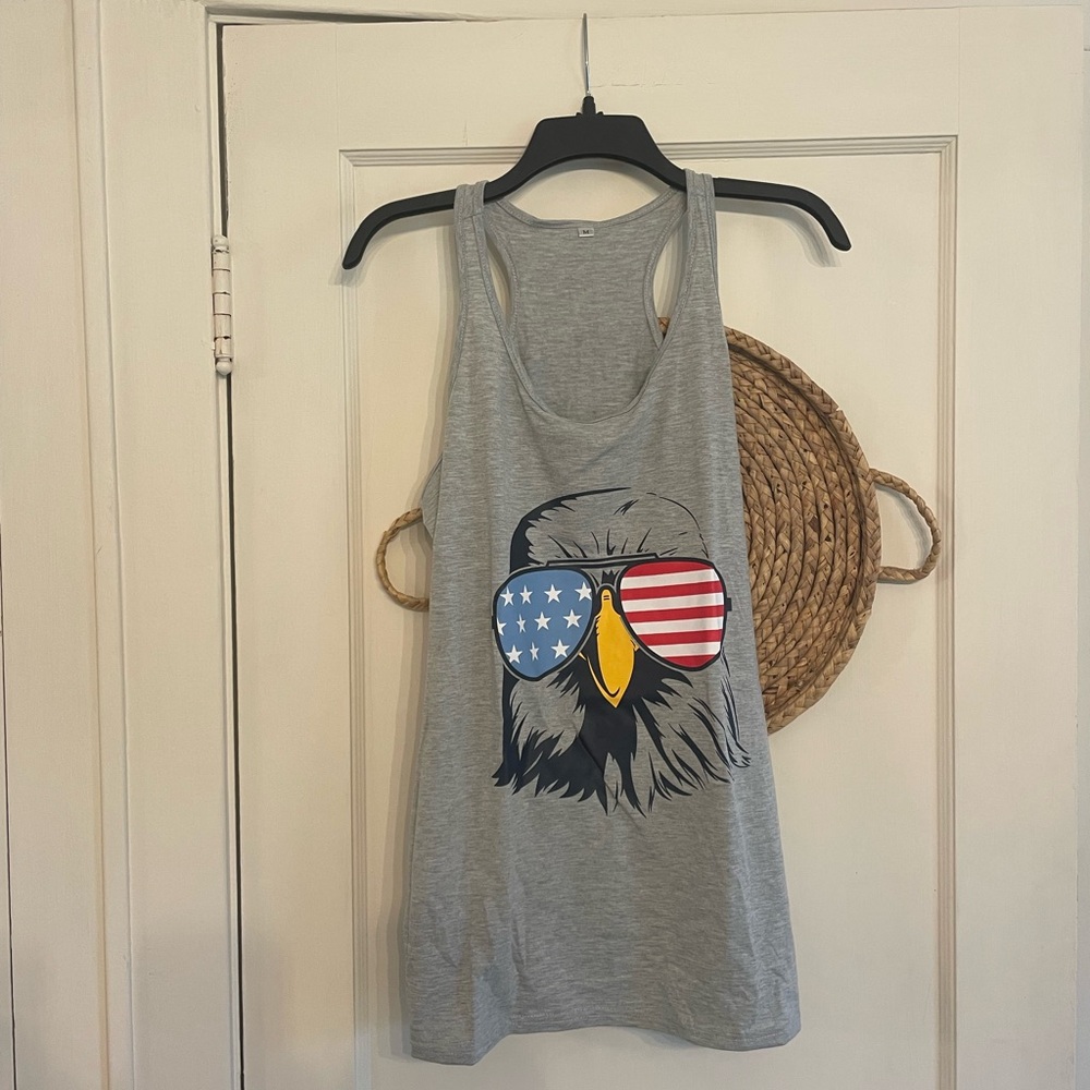 (NWOT) Gray Eagle Graphic Tank Top